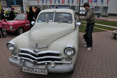 Рязанцы увидели уникальные ретро-автомобили